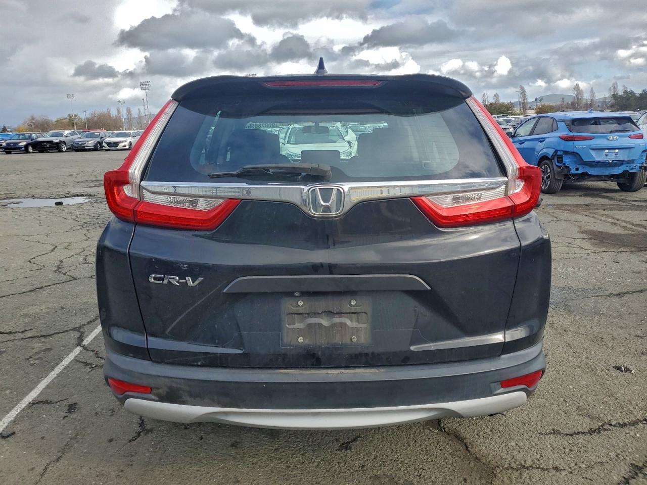 2017 HONDA CR-V LX photo 6