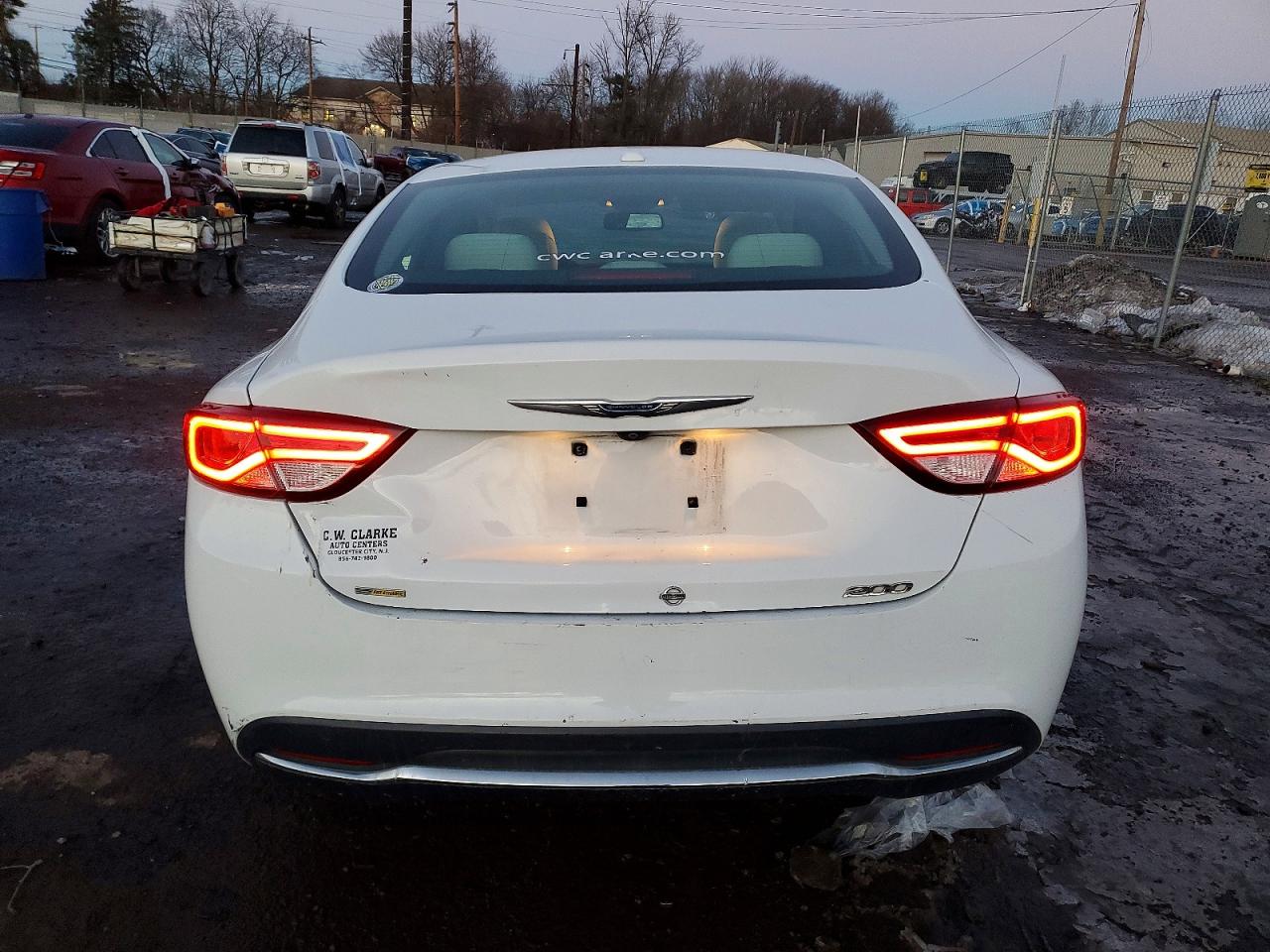 2015 CHRYSLER 200 LIMITED photo 6
