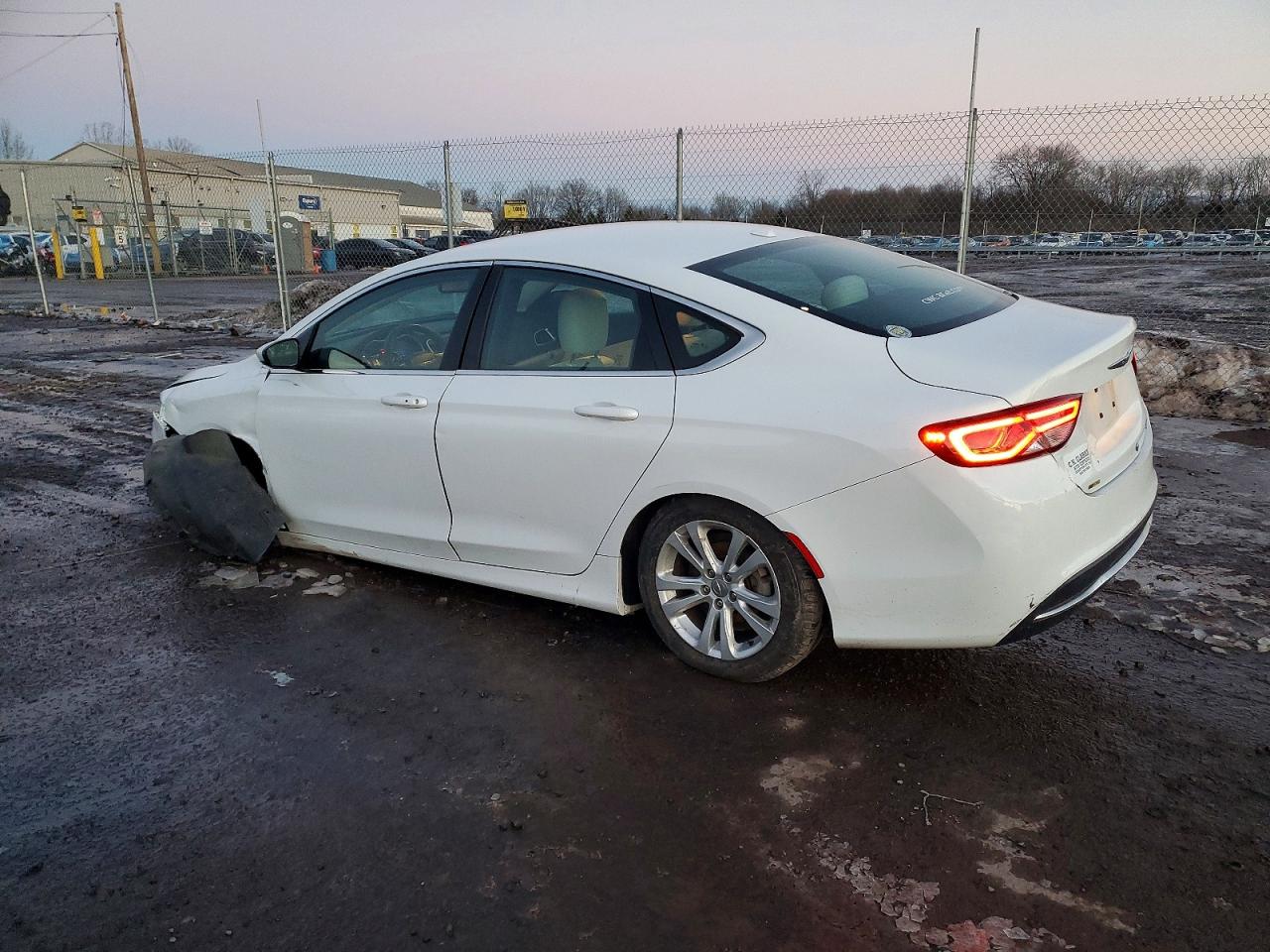 2015 CHRYSLER 200 LIMITED photo 2