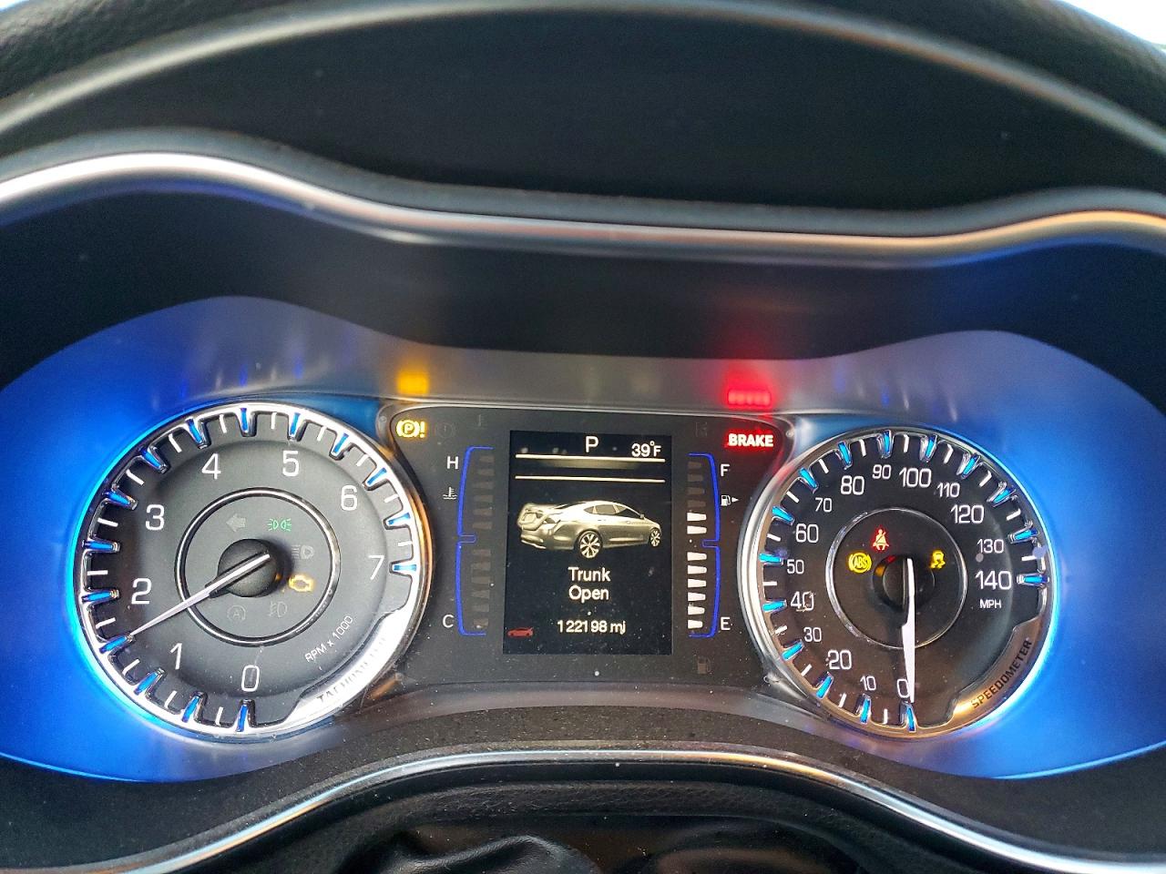 2015 CHRYSLER 200 LIMITED photo 9