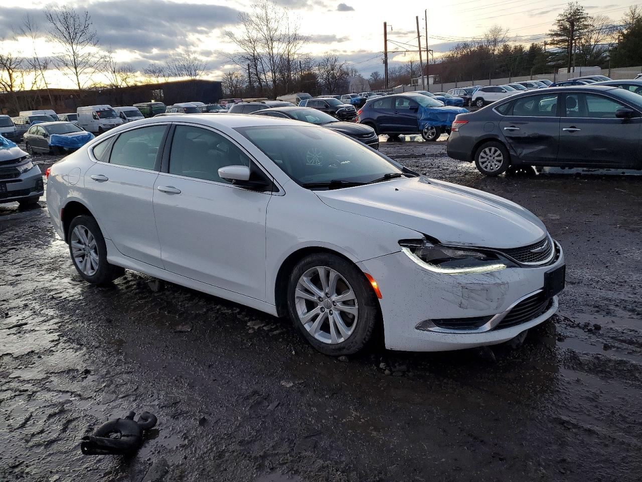 2015 CHRYSLER 200 LIMITED photo 4