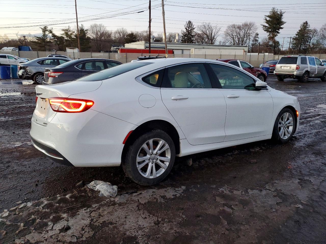 2015 CHRYSLER 200 LIMITED photo 3