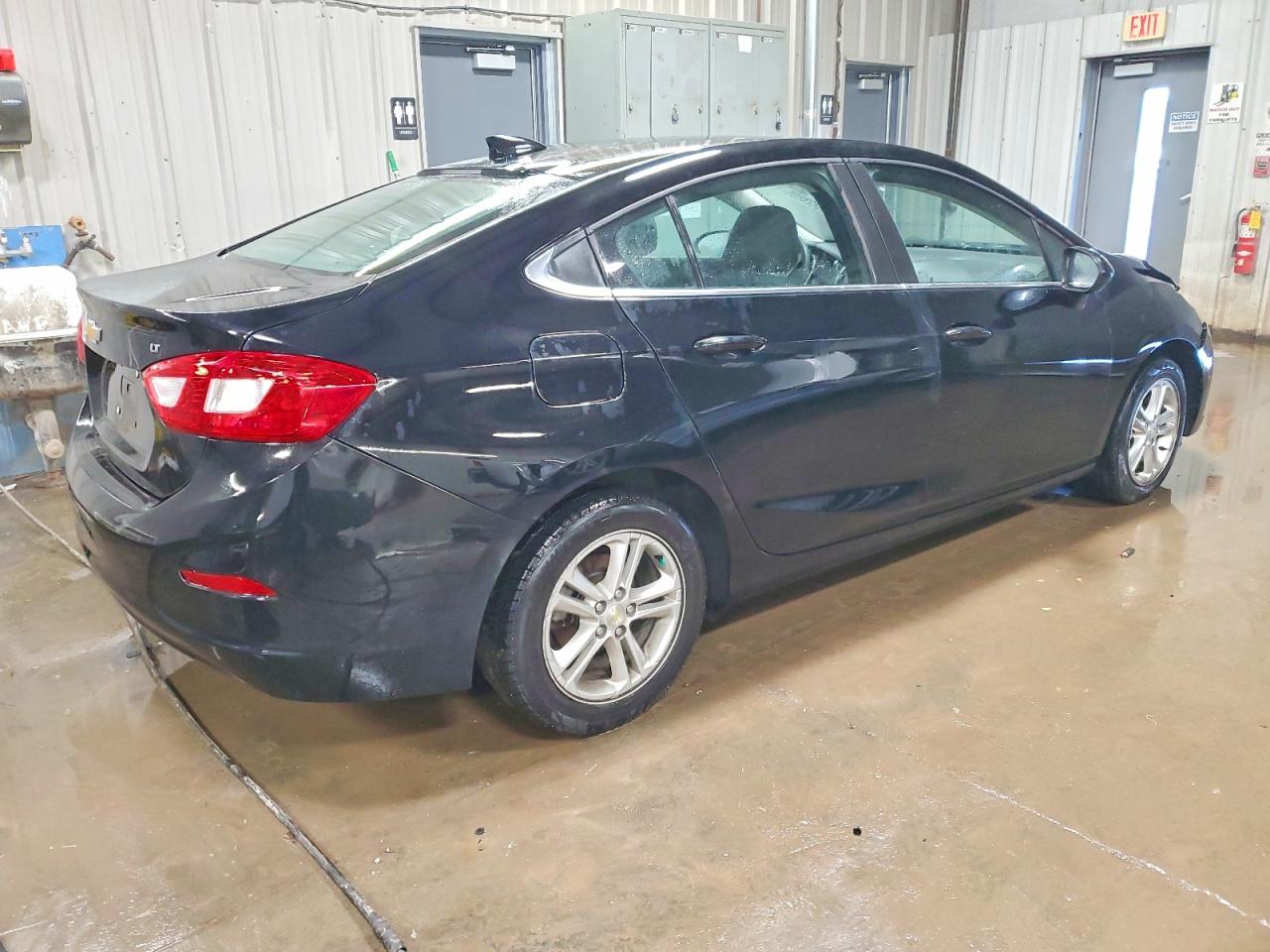 2017 CHEVROLET CRUZE LT photo 3