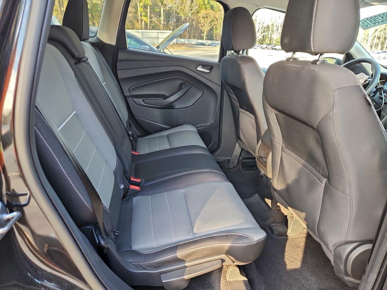 2015 FORD ESCAPE SE photo 11