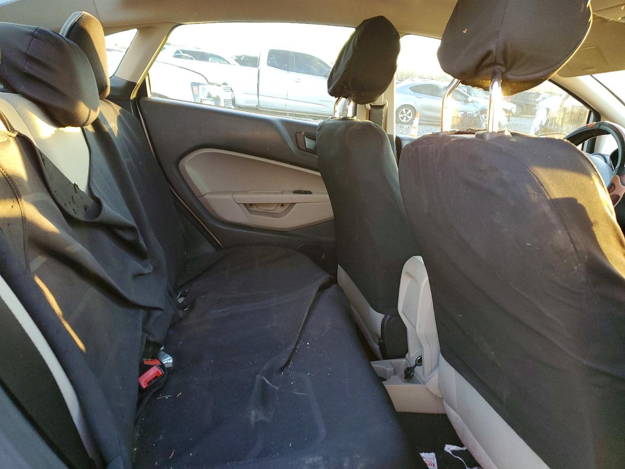 2018 FORD FIESTA SE photo 10