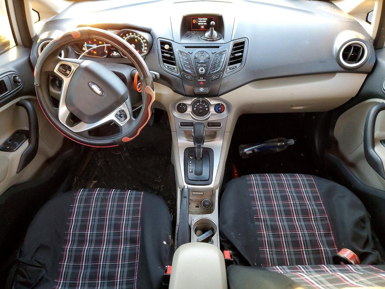 2018 FORD FIESTA SE photo 8
