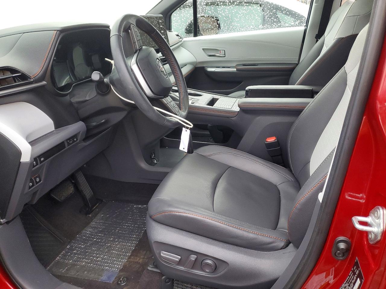 2021 TOYOTA SIENNA photo 7