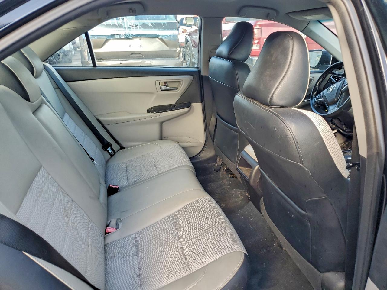 2016 TOYOTA CAMRY LE photo 10