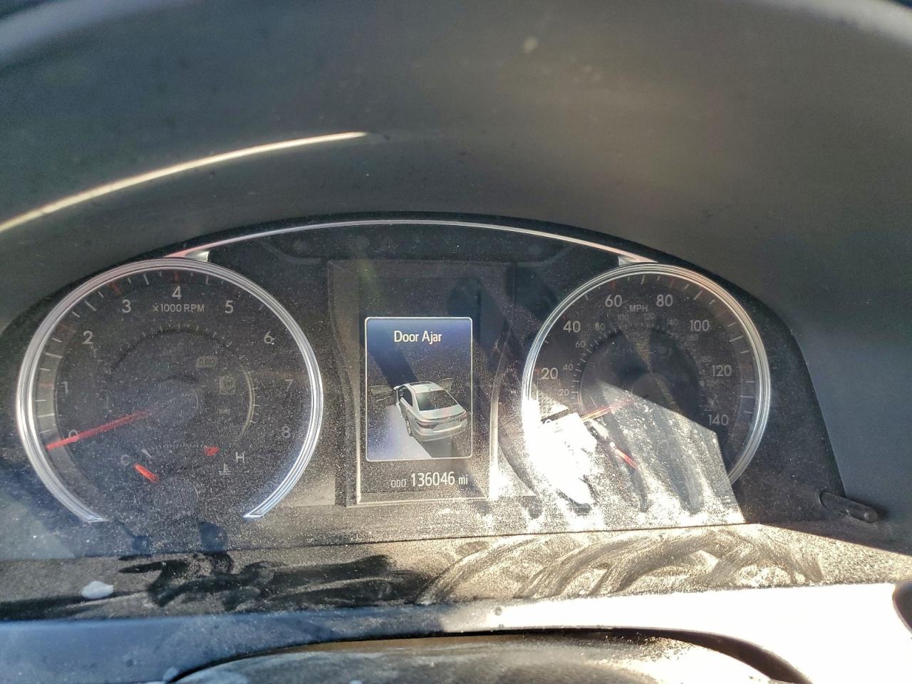 2016 TOYOTA CAMRY LE photo 9