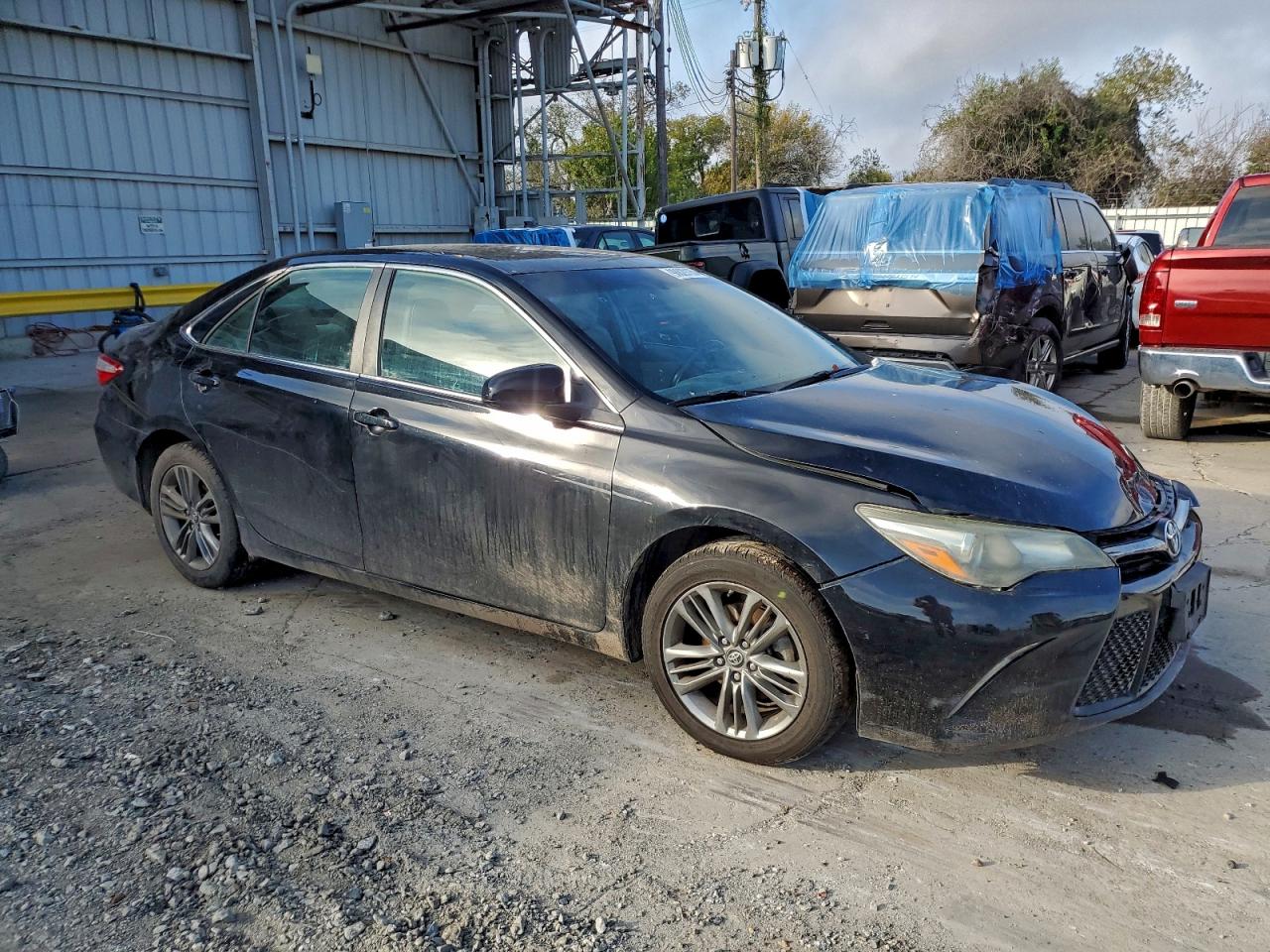2016 TOYOTA CAMRY LE photo 4