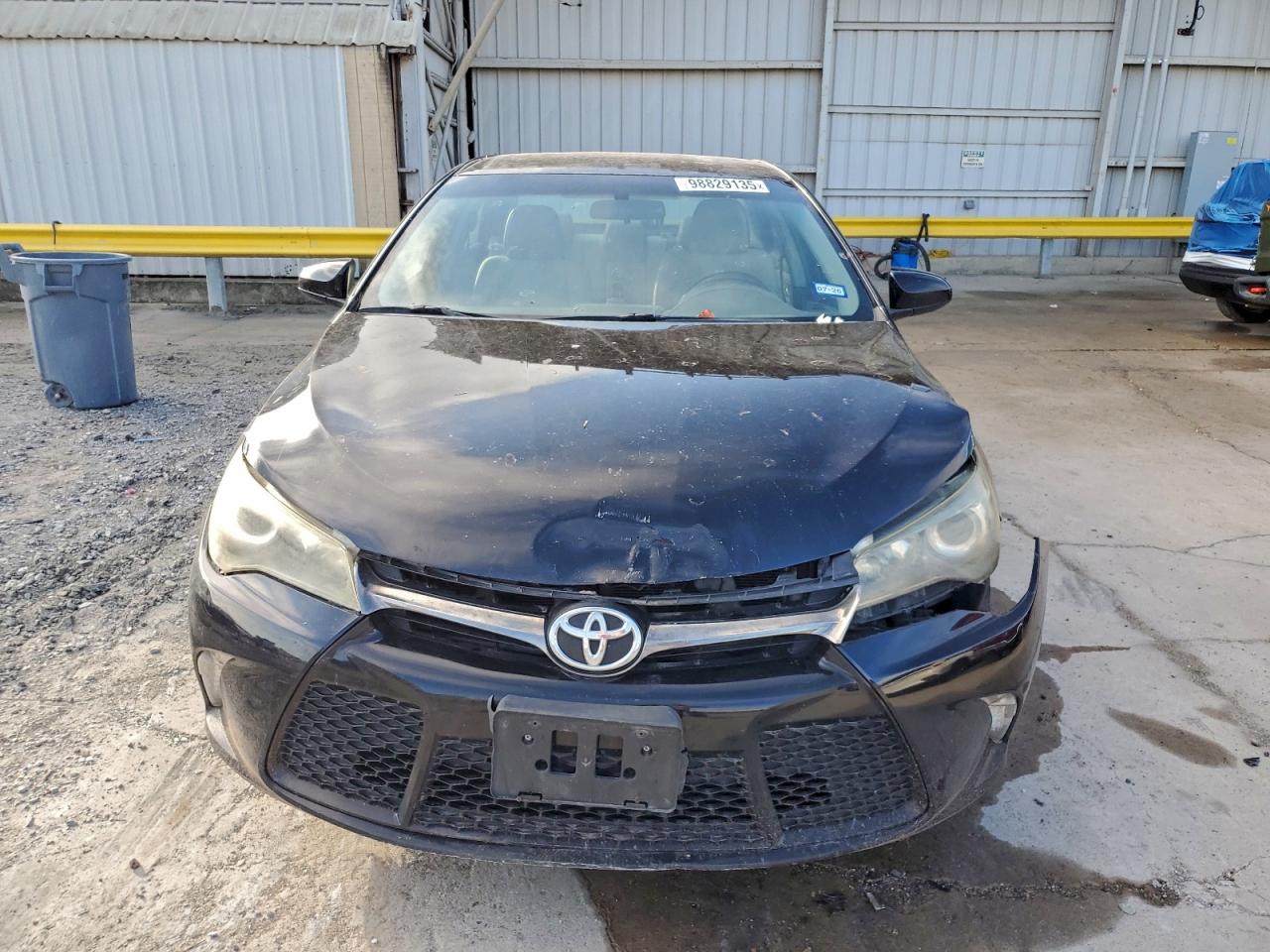 2016 TOYOTA CAMRY LE photo 5