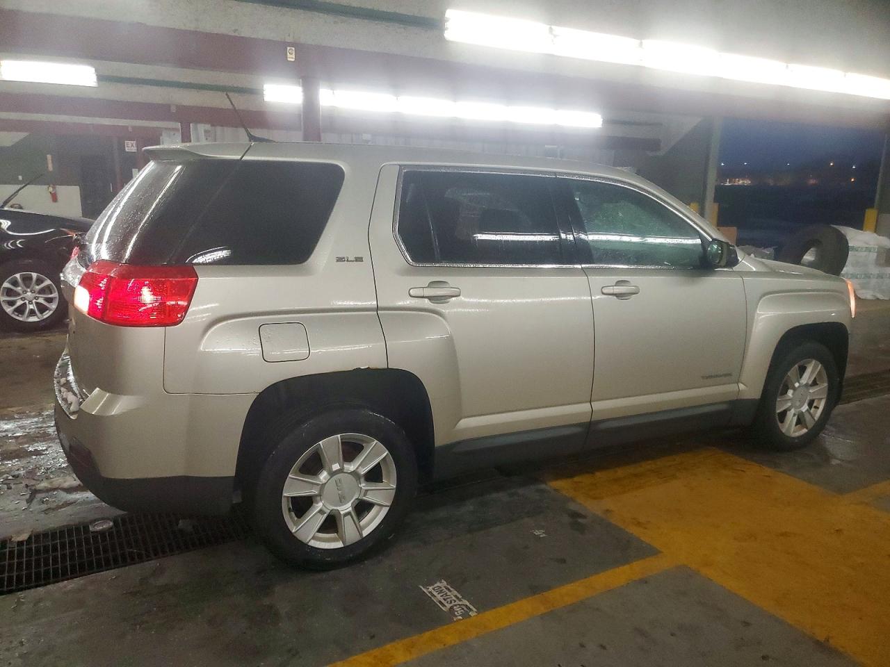 2013 GMC TERRAIN SLE photo 3