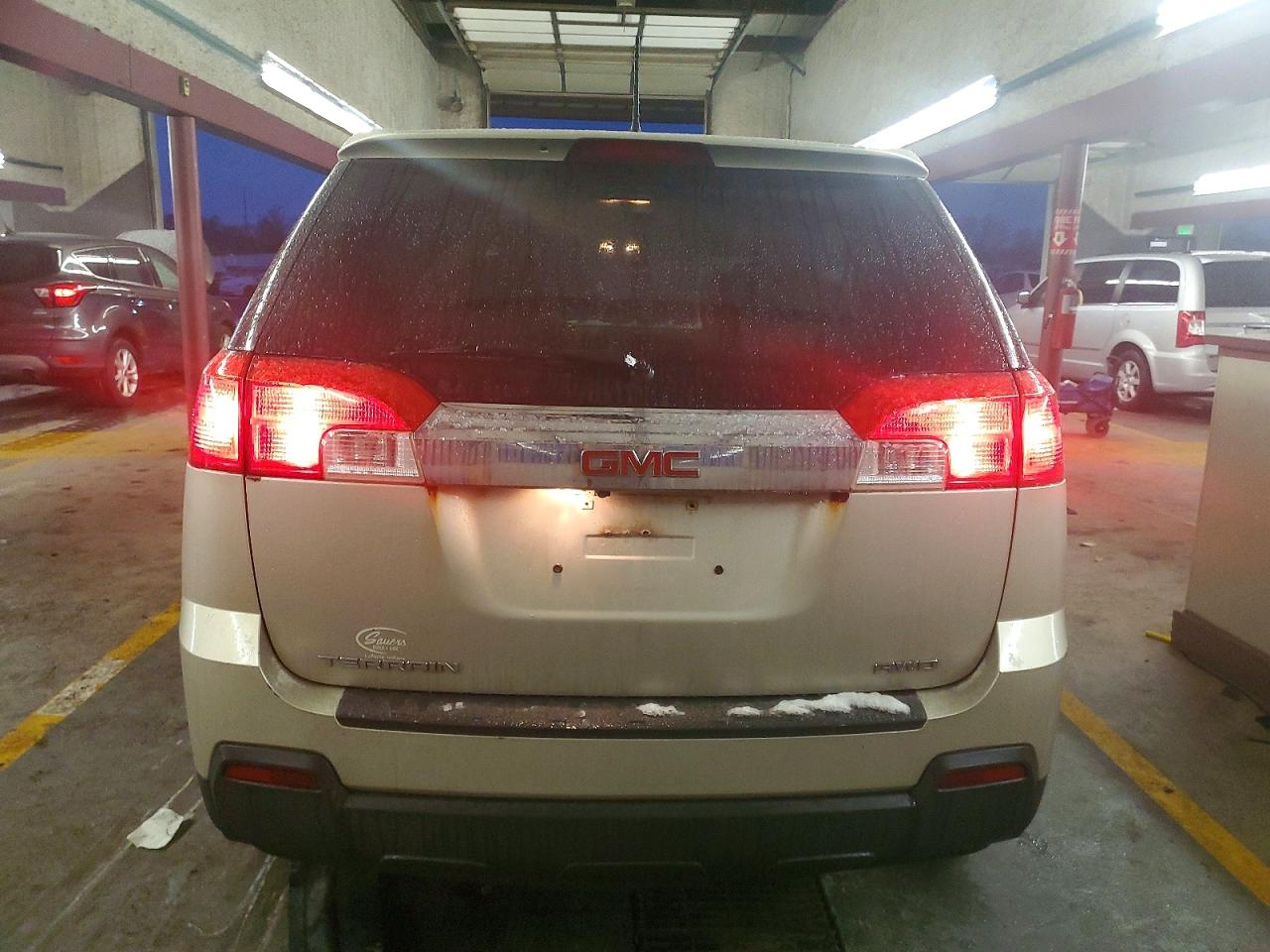 2013 GMC TERRAIN SLE photo 6