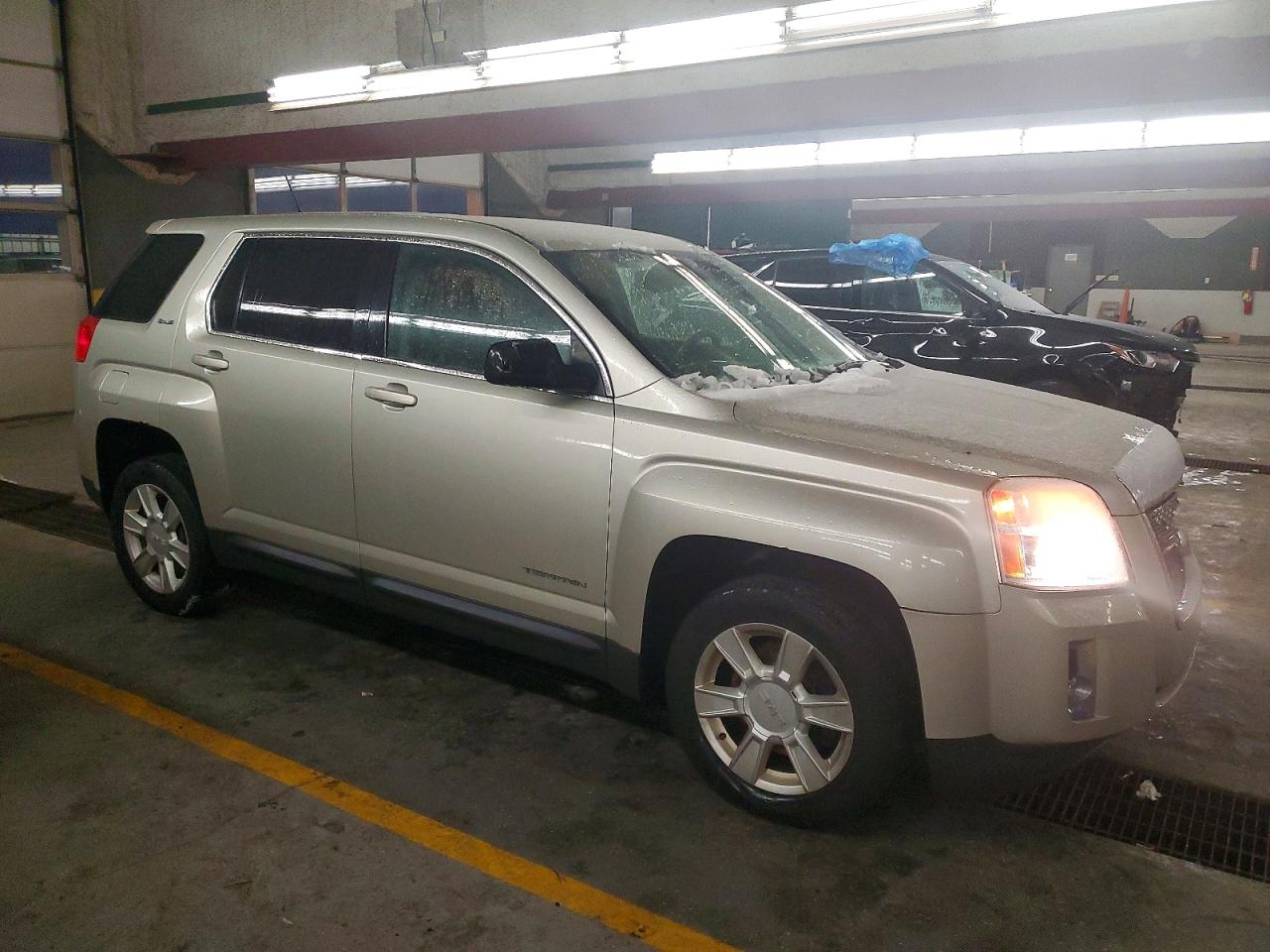 2013 GMC TERRAIN SLE photo 4