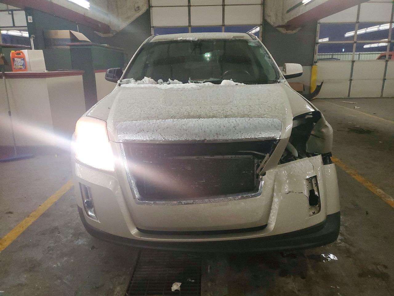 2013 GMC TERRAIN SLE photo 5