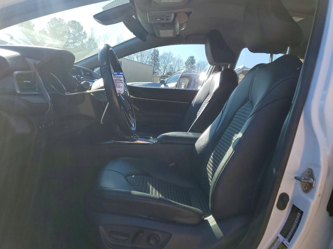 2020 TOYOTA CAMRY SE photo 7