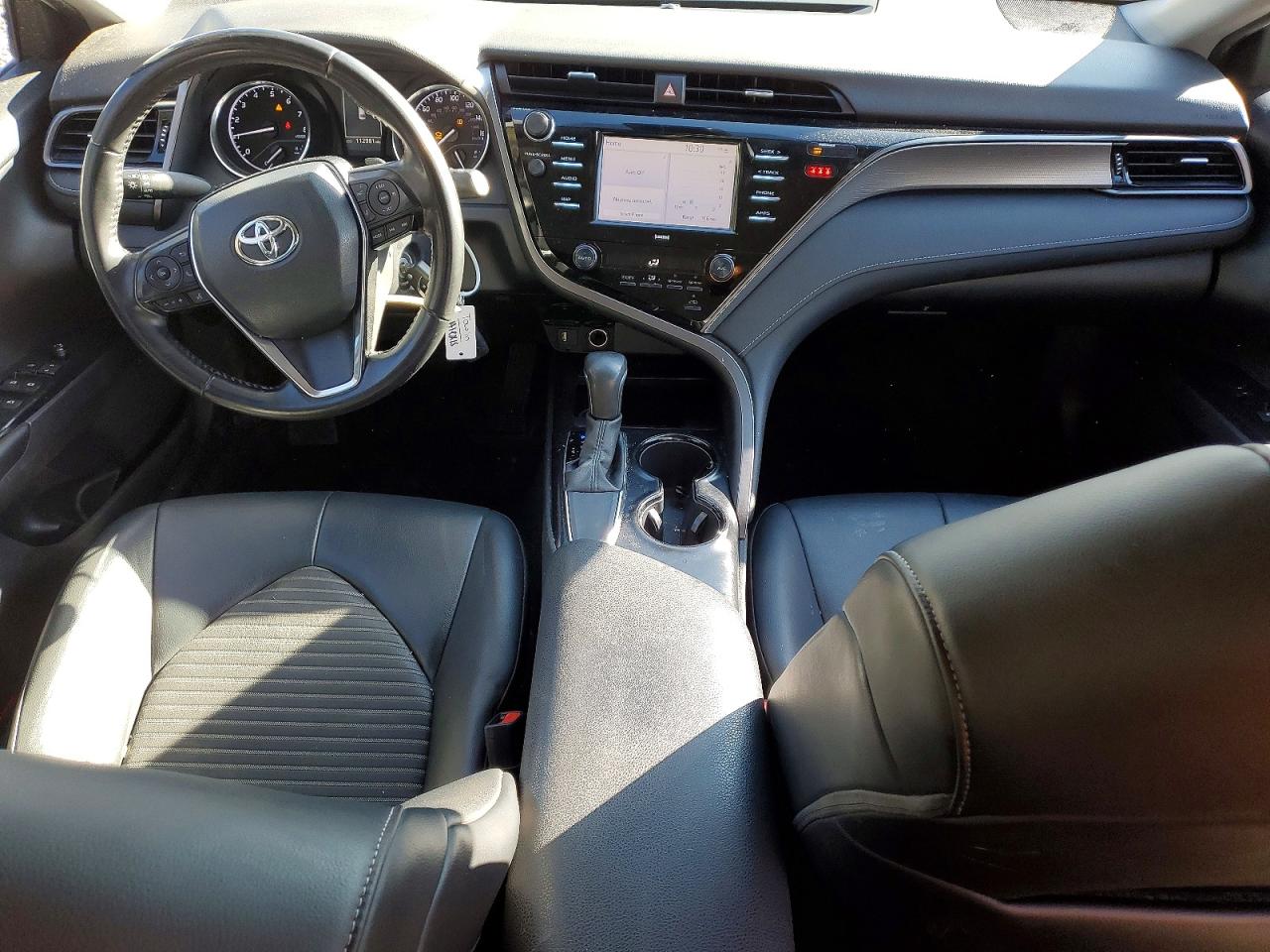 2020 TOYOTA CAMRY SE photo 8