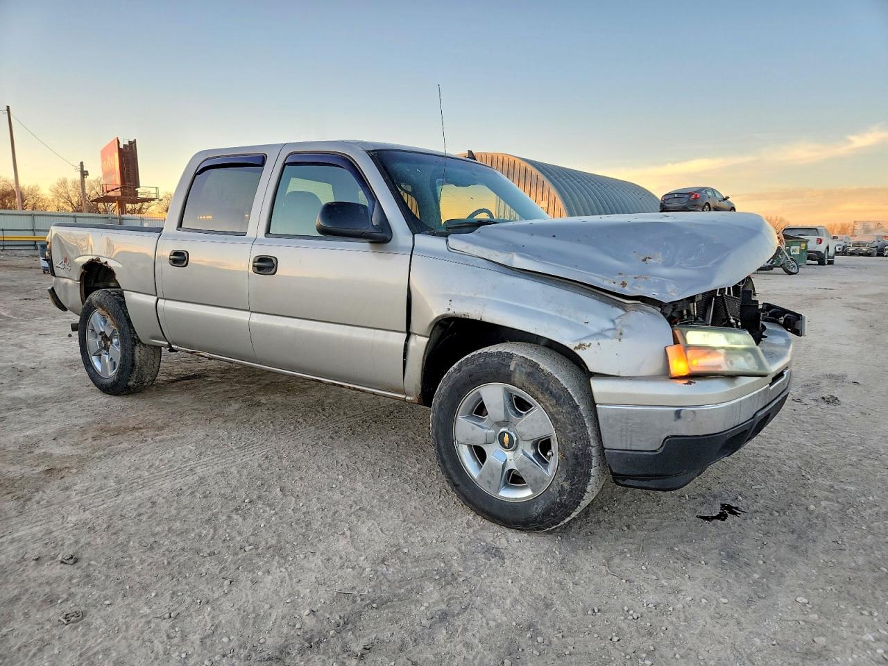 2007 CHEVROLET SILVERADO K1500 CLASSIC CREW CAB photo 4