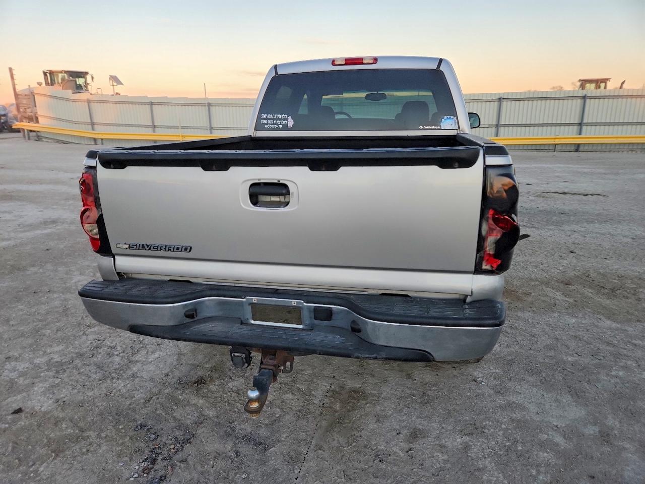 2007 CHEVROLET SILVERADO K1500 CLASSIC CREW CAB photo 6