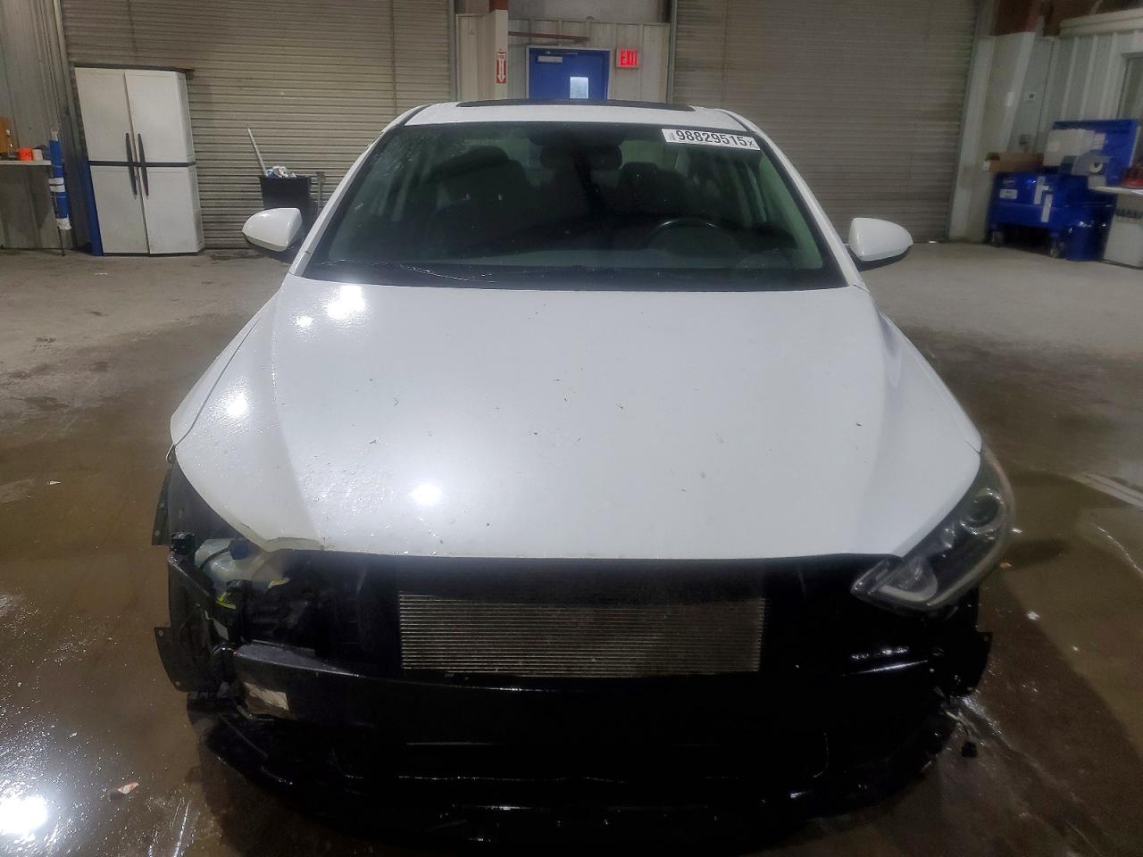 2017 HYUNDAI ELANTRA SE photo 5