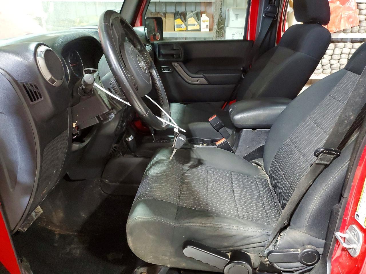 2011 JEEP WRANGLER UNLIMITED SPORT photo 13