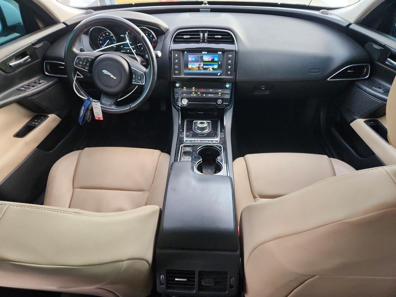 2017 JAGUAR XE PREMIUM photo 8
