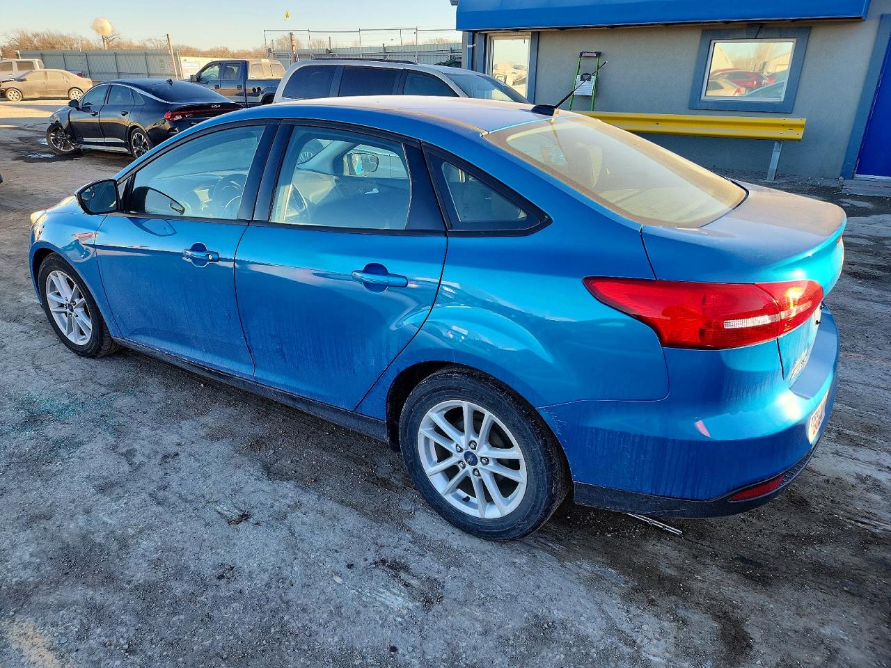 2015 FORD FOCUS SE photo 2