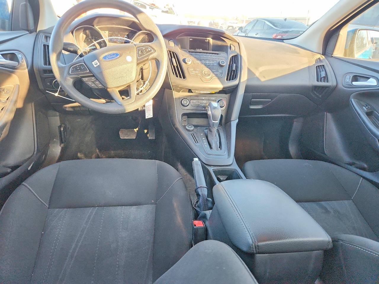 2015 FORD FOCUS SE photo 8