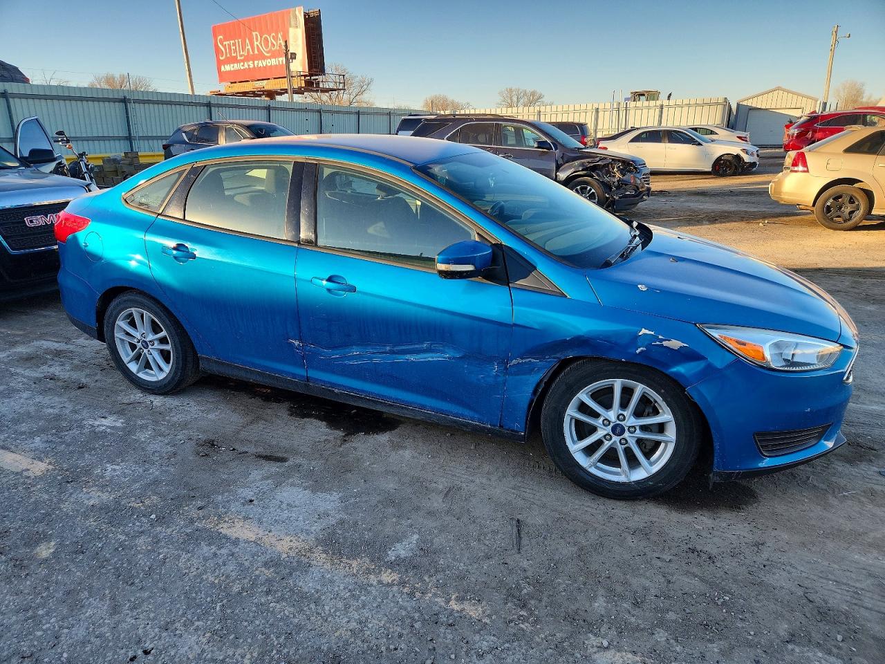 2015 FORD FOCUS SE photo 4