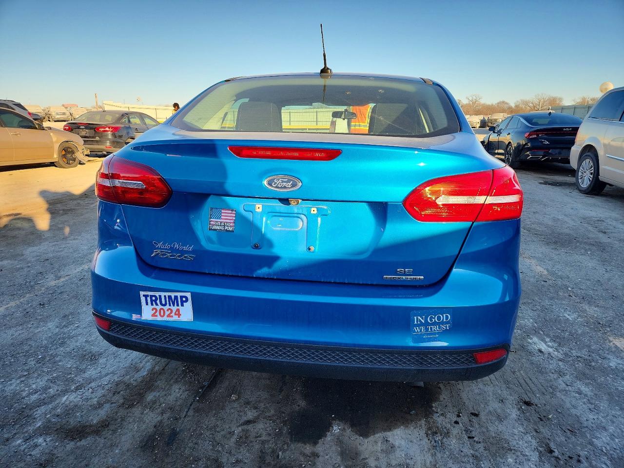 2015 FORD FOCUS SE photo 6
