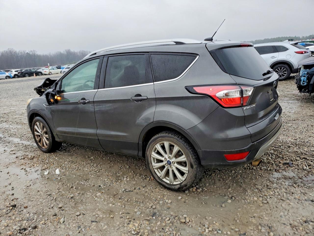 2017 FORD ESCAPE TITANIUM photo 2