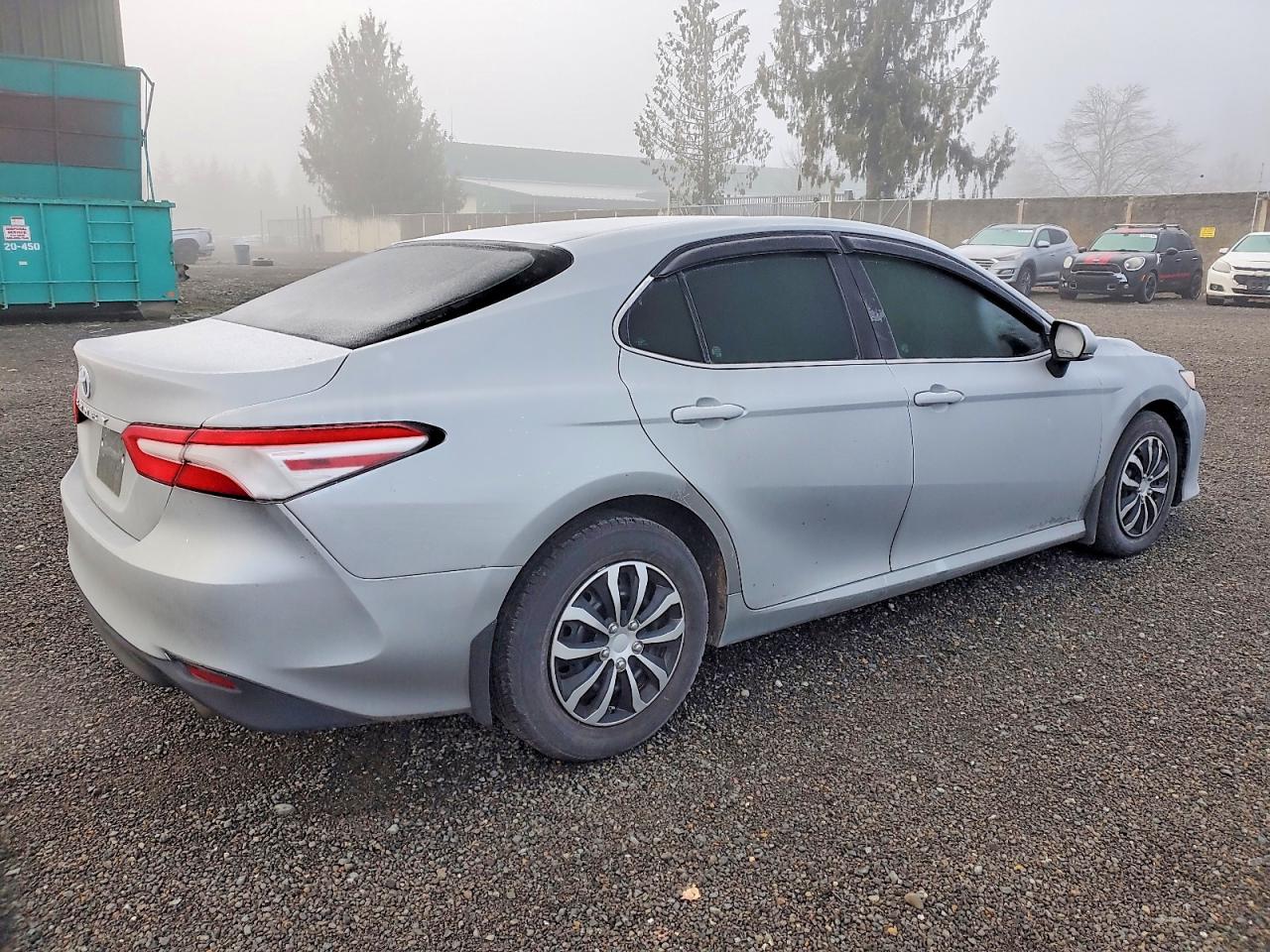 2019 TOYOTA CAMRY L photo 3