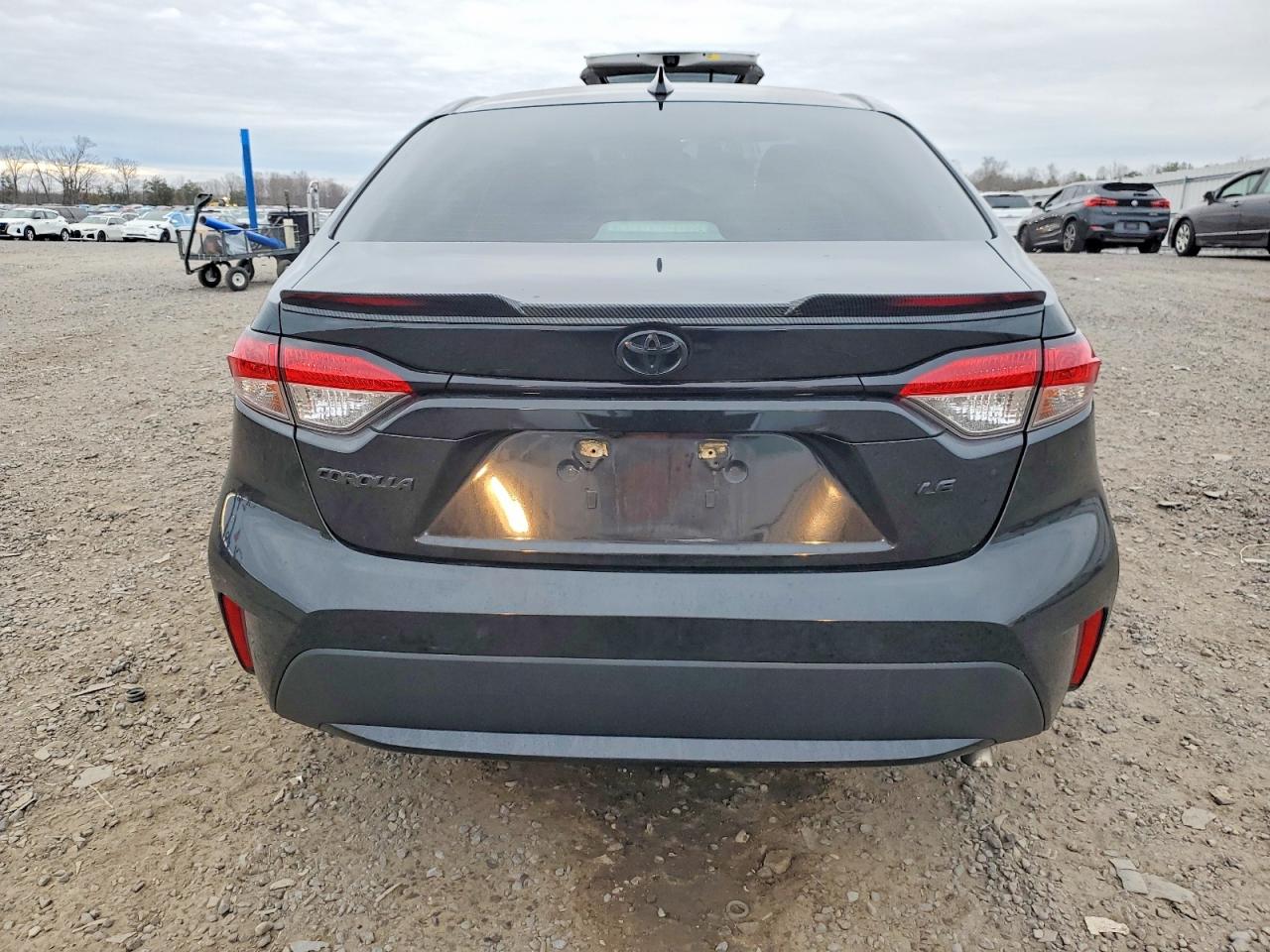 2021 TOYOTA COROLLA LE photo 6