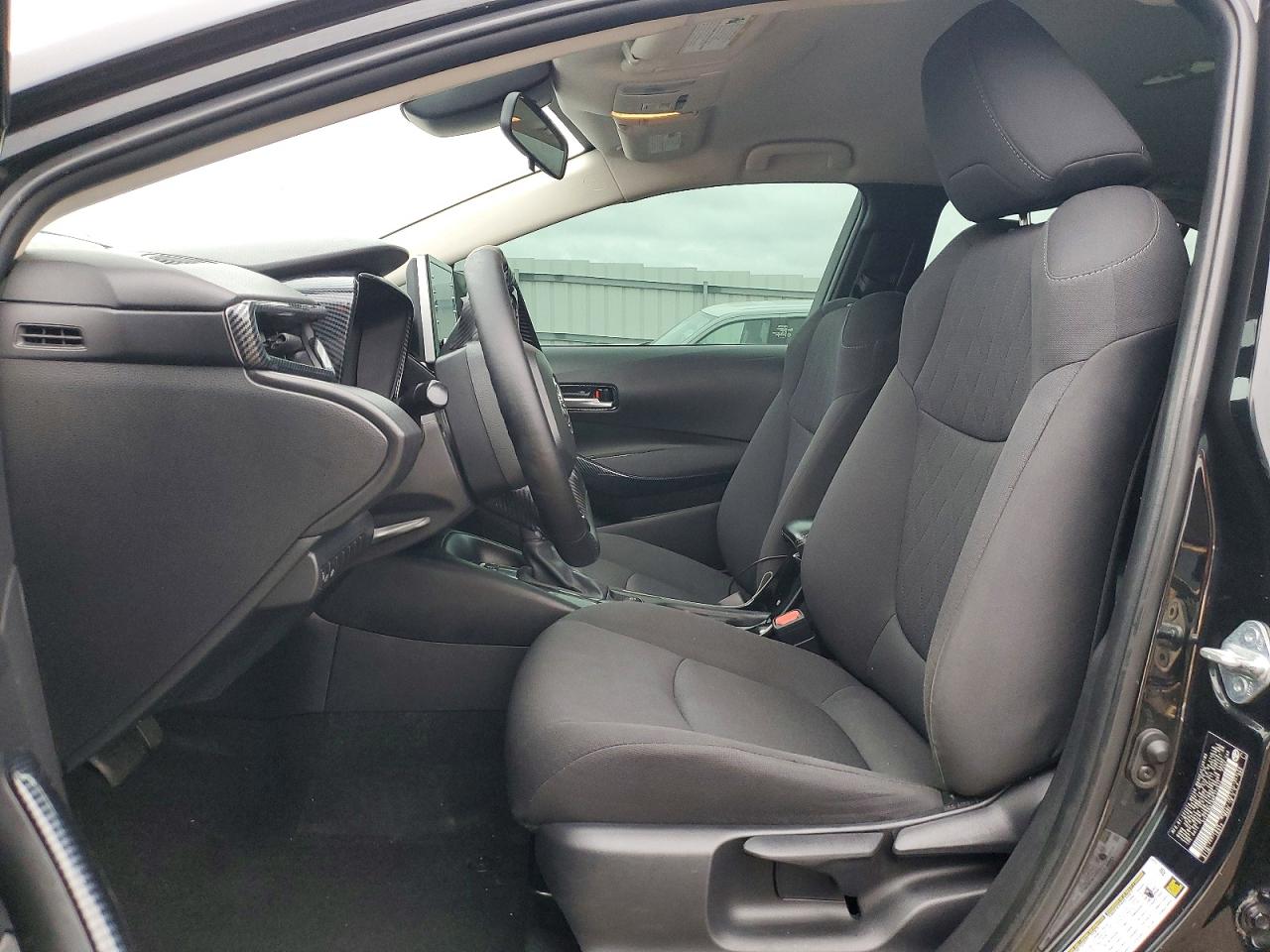 2021 TOYOTA COROLLA LE photo 7