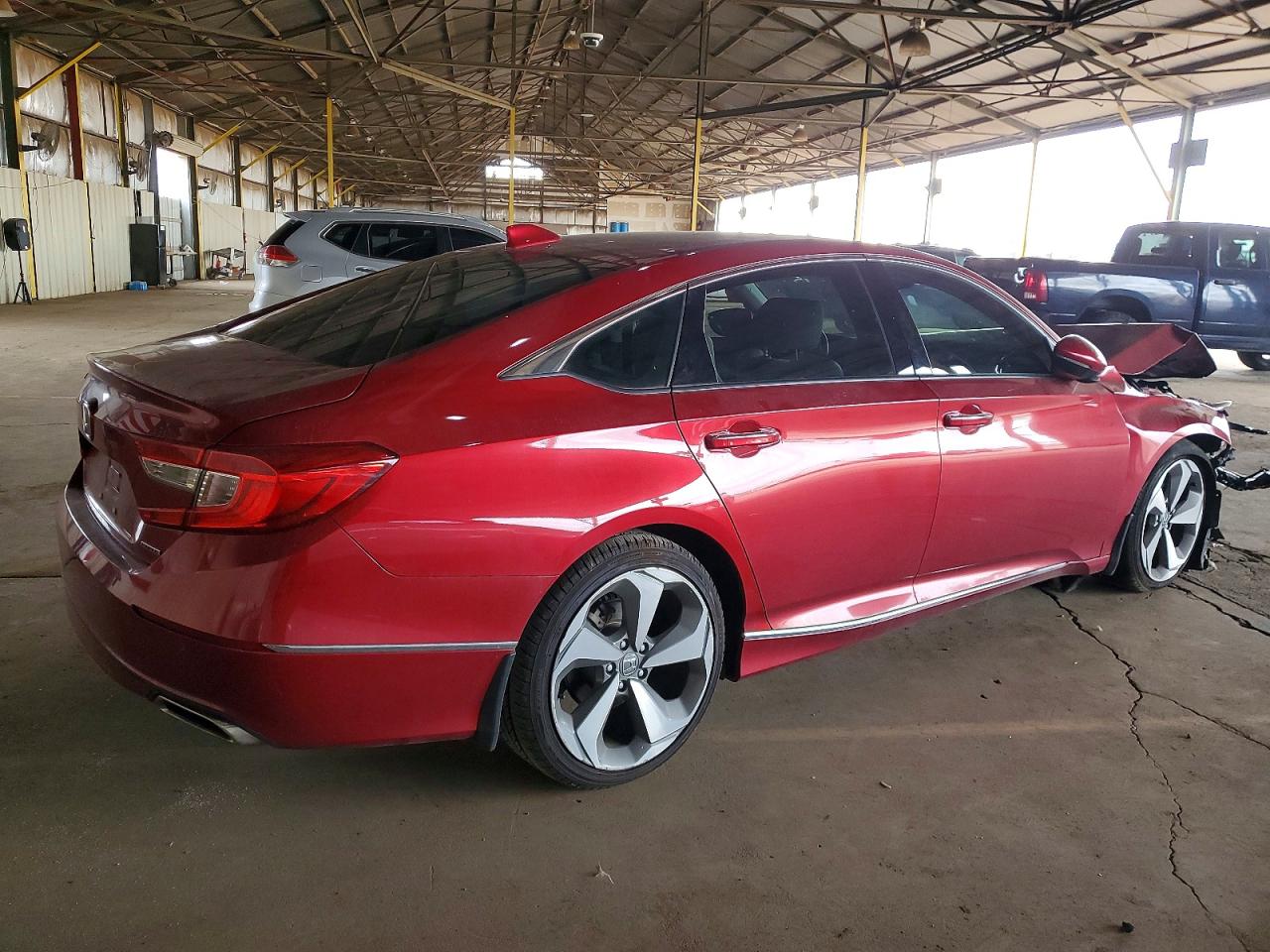 2018 HONDA ACCORD TOURING photo 3