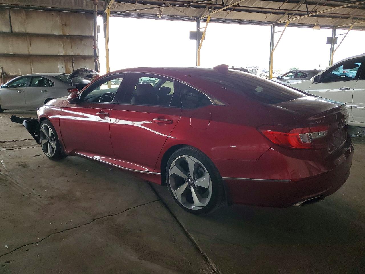 2018 HONDA ACCORD TOURING photo 2