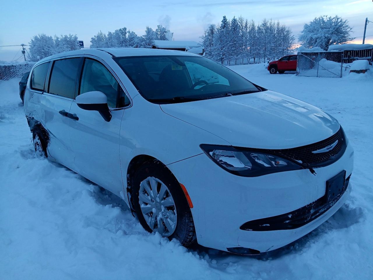 2020 CHRYSLER VOYAGER L photo 4