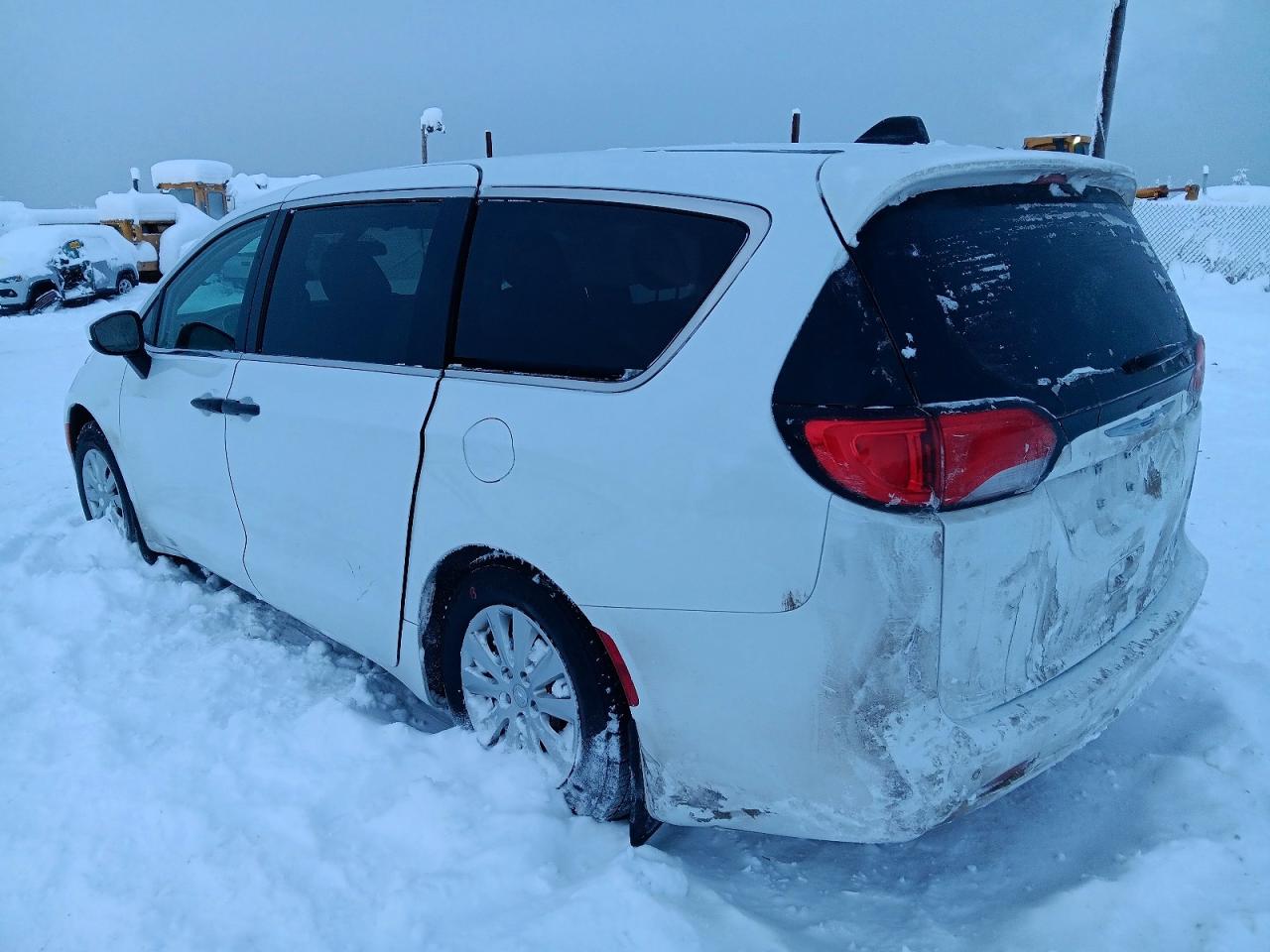 2020 CHRYSLER VOYAGER L photo 2