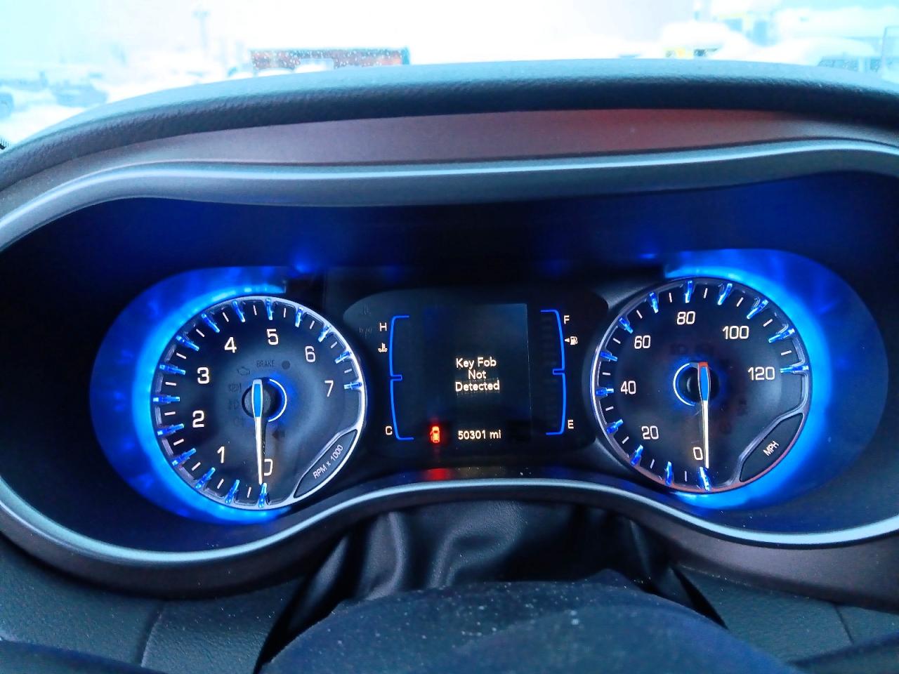2020 CHRYSLER VOYAGER L photo 9
