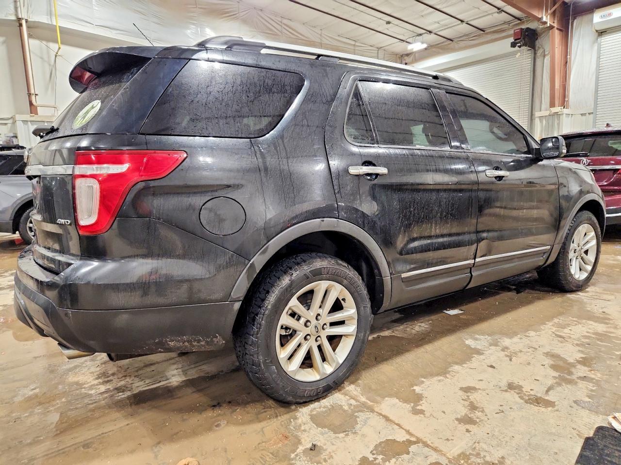 2011 FORD EXPLORER XLT photo 3