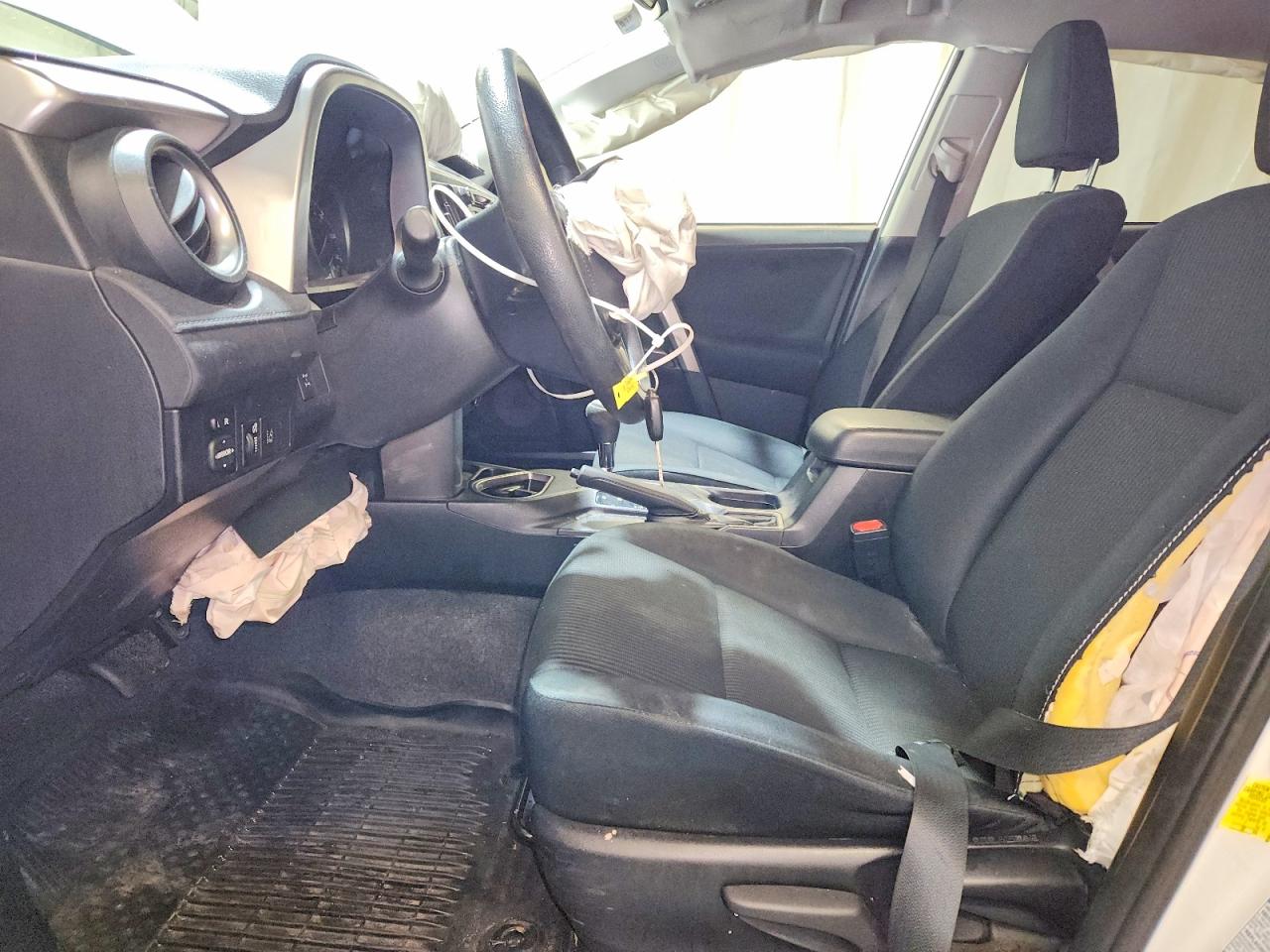 2018 TOYOTA RAV4 LE photo 6
