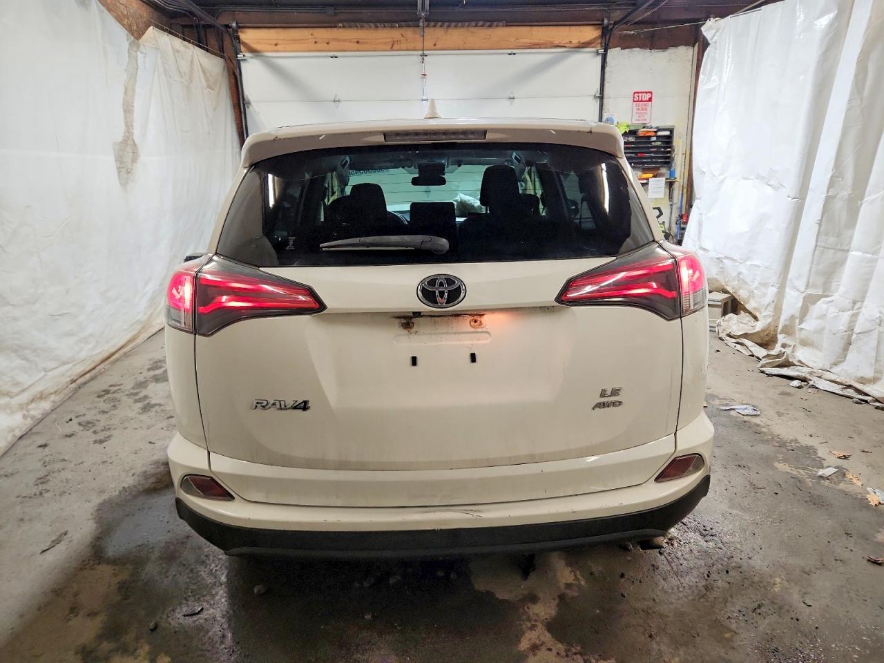 2018 TOYOTA RAV4 LE photo 5