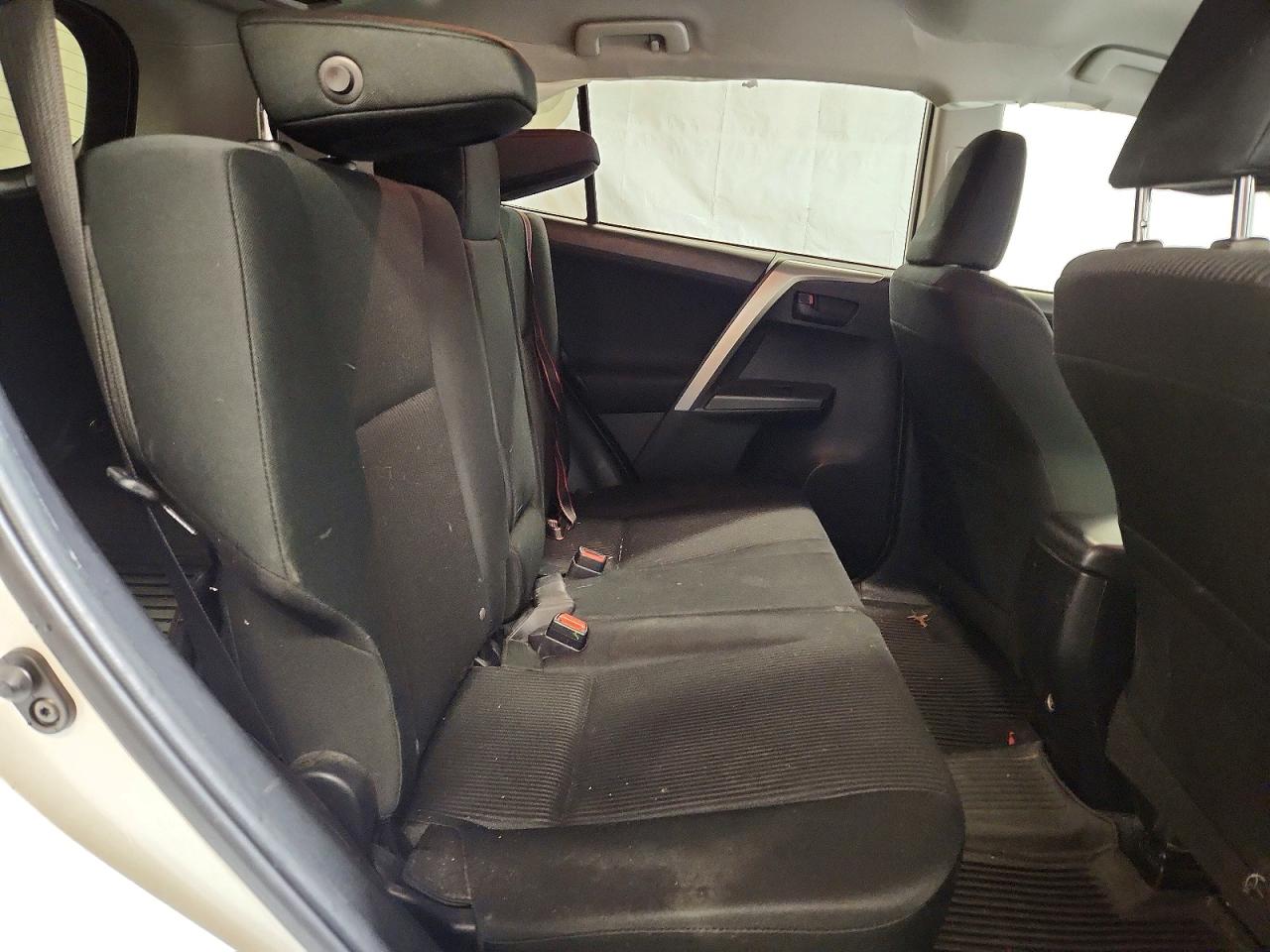 2018 TOYOTA RAV4 LE photo 10