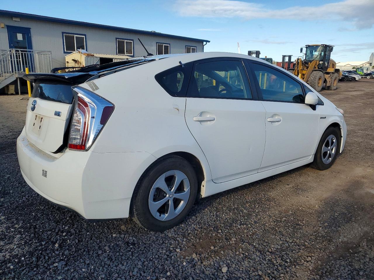 2014 TOYOTA PRIUS photo 3