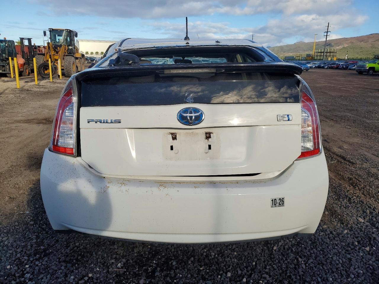 2014 TOYOTA PRIUS photo 6