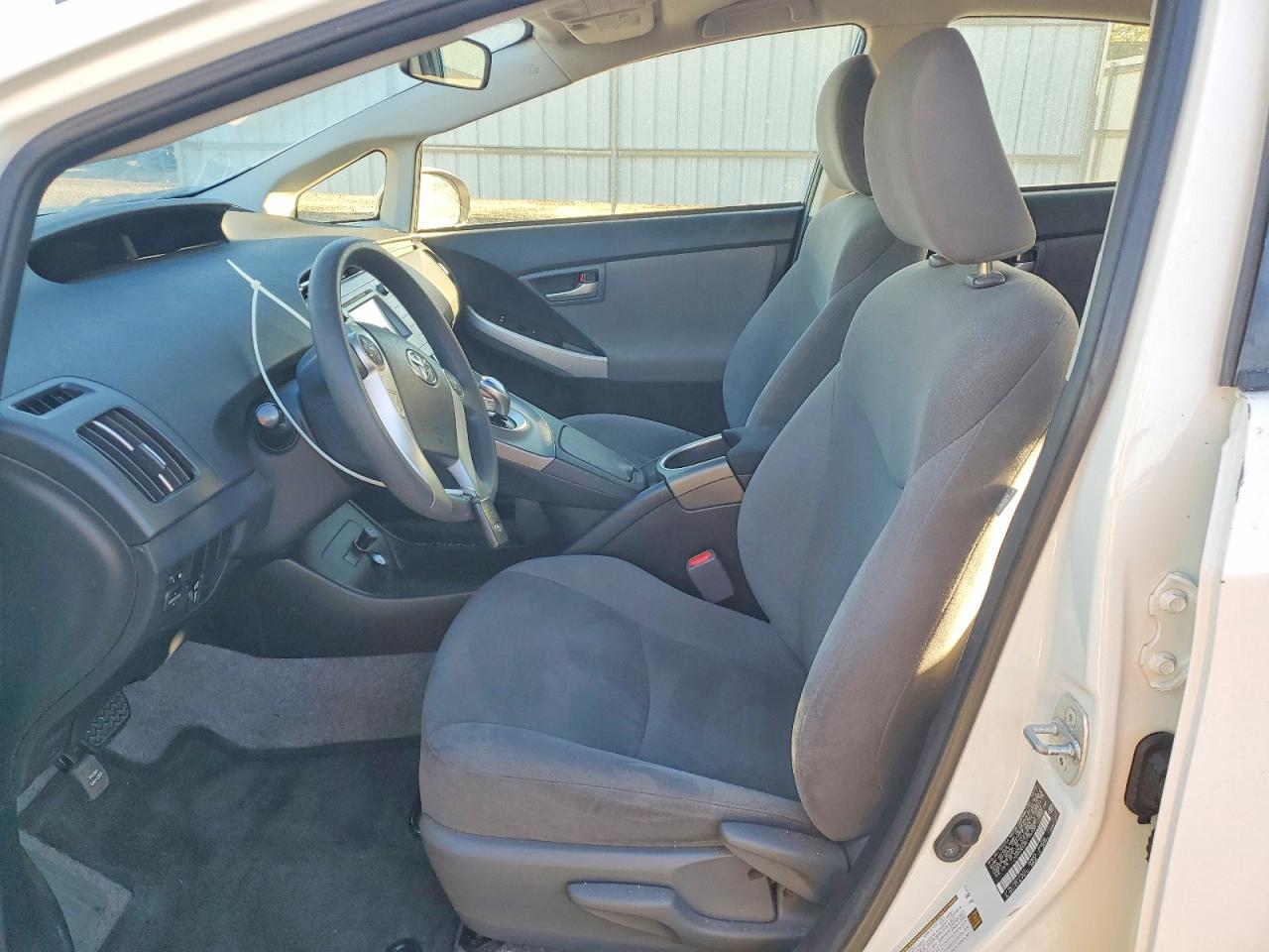 2014 TOYOTA PRIUS photo 7
