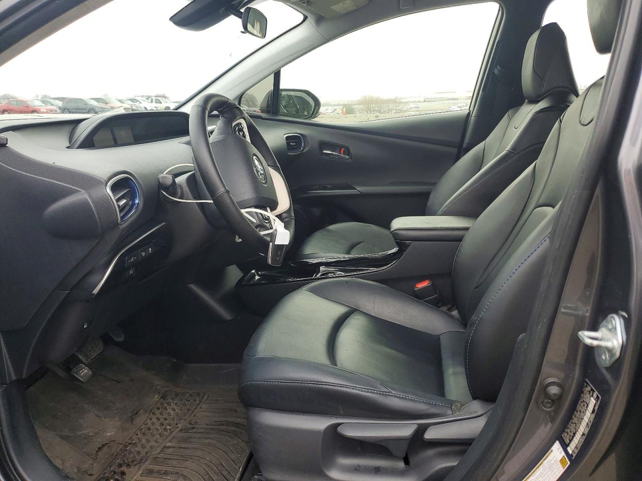 2018 TOYOTA PRIUS photo 7