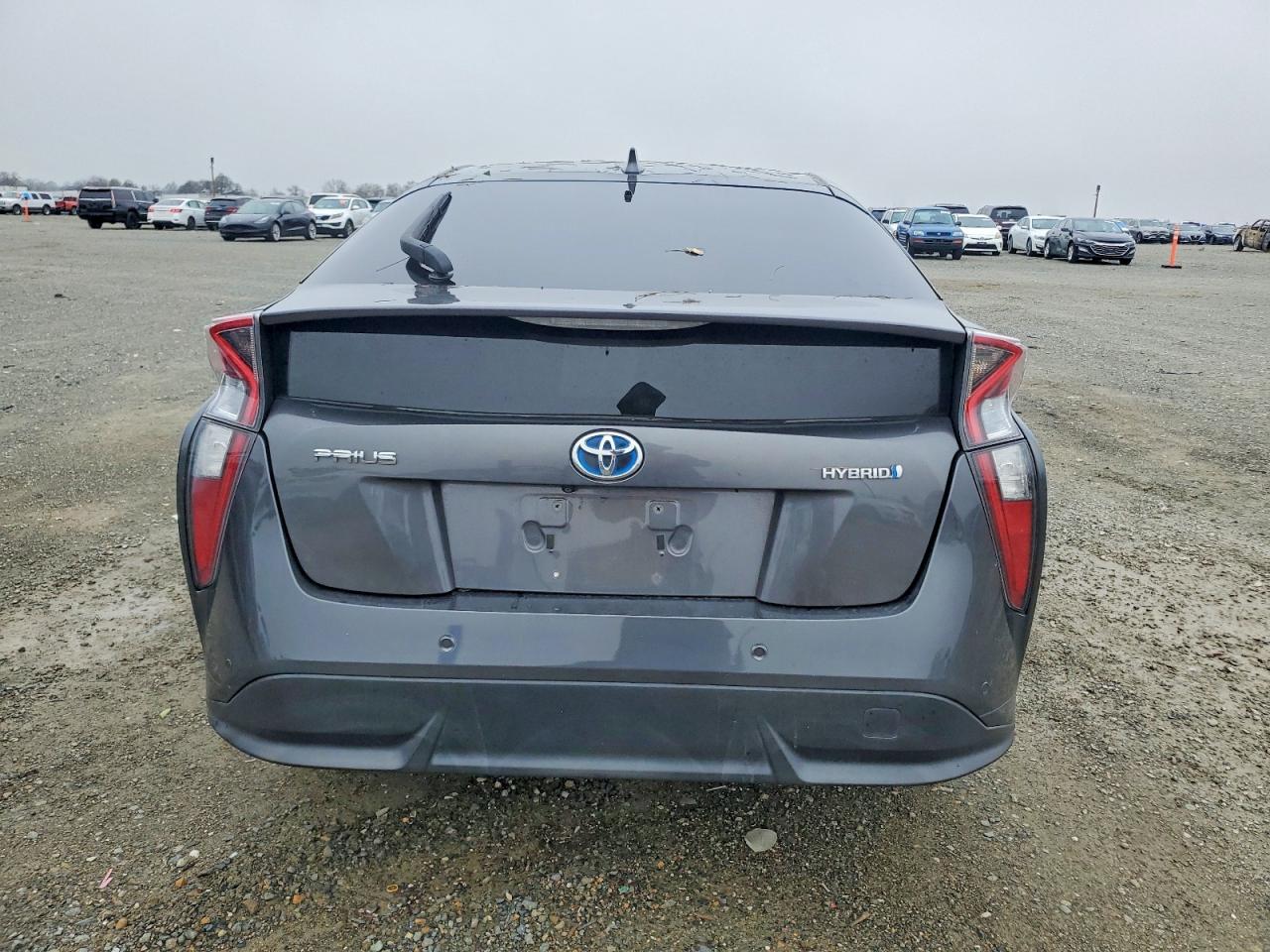 2018 TOYOTA PRIUS photo 6