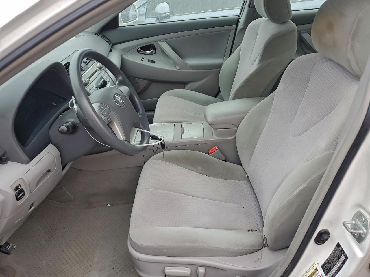 2010 TOYOTA CAMRY BASE photo 7