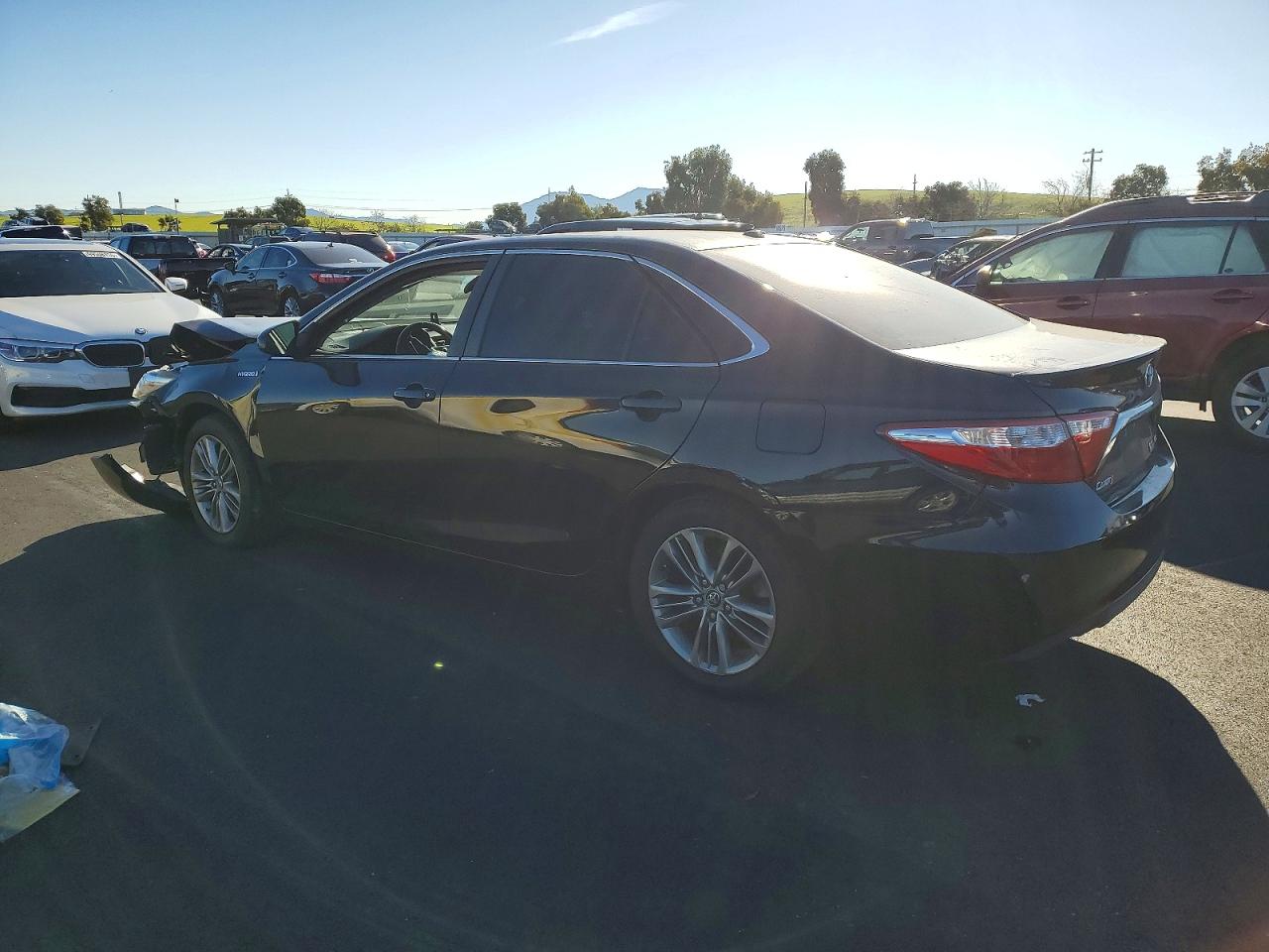 2016 TOYOTA CAMRY HYBRID photo 2